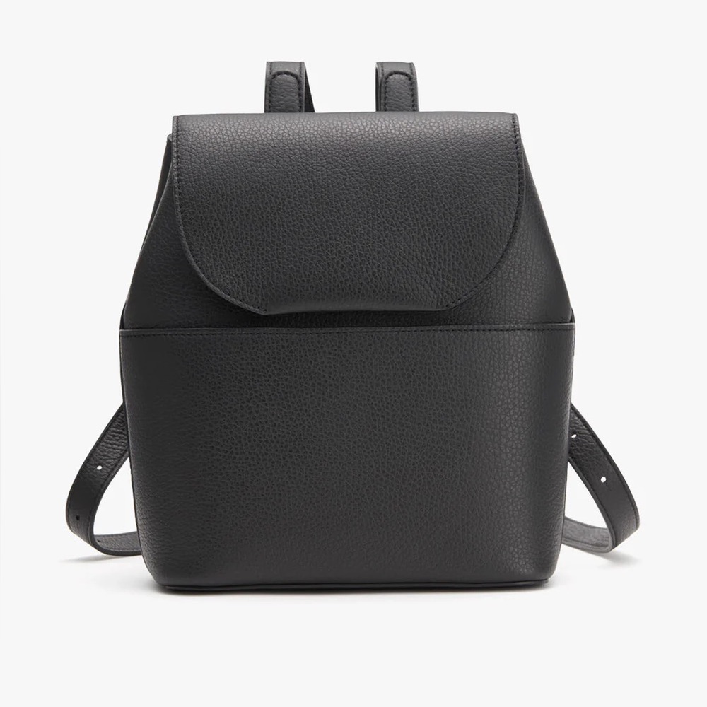 Cuyana mini backpack - black leather - excellent condition